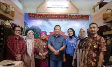 Bupati Muaro Jambi Tinjau Stand Kriyanusa 2026, Dorong Produk Kriya Tembus Pasar Internasional
