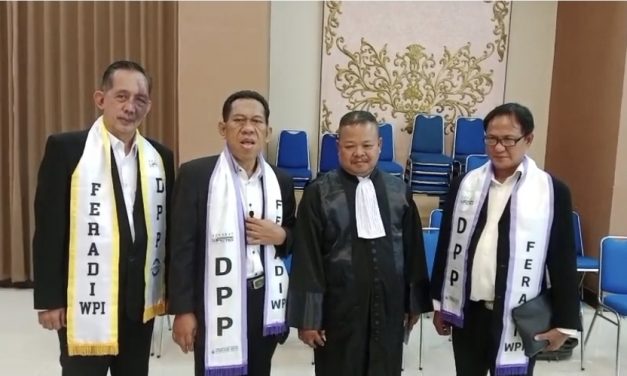 Dwi Siswanto, Yulianto Kiswocahyono, dan Arifin Dampingi Eko Ponco Jalani Sumpah Advokat di Pengadilan Tinggi Surabaya