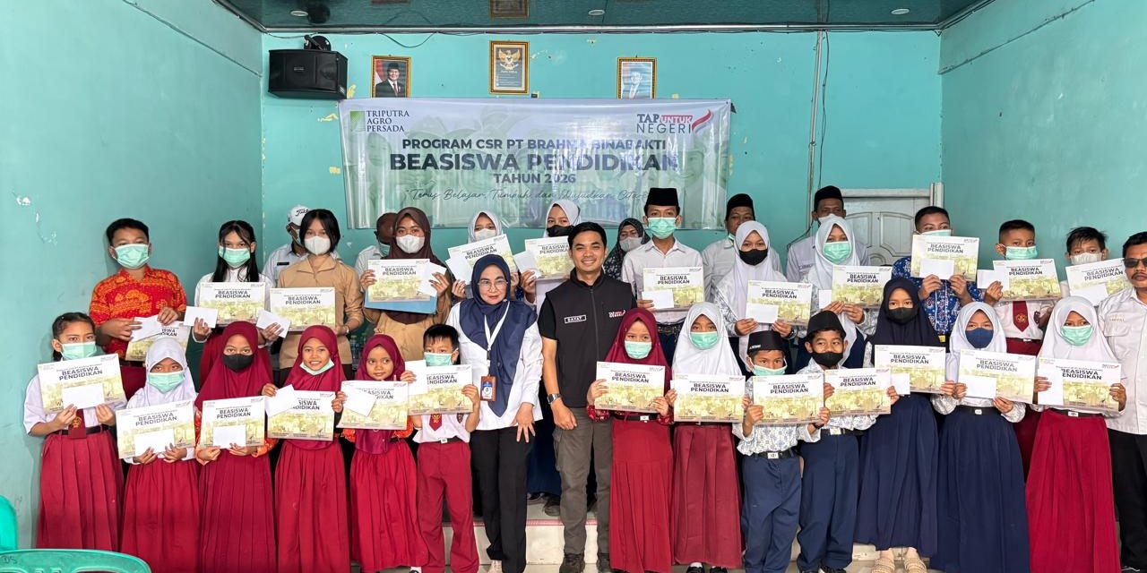 Pemdes Suko Awin Jaya Bersama PT Brahma Bina Bhakti Salurkan Beasiswa untuk Siswa Berprestasi