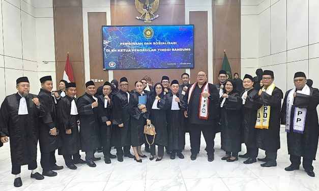 18 Advokat FERADI WPI Resmi Disumpah di Pengadilan Tinggi Bandung