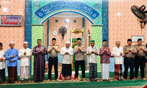 Polres Tanjab Barat Perkuat Kedekatan dengan Warga Lewat Subuh Keliling