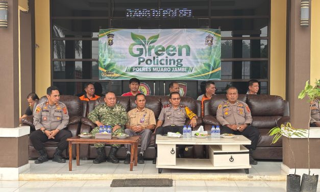 Polres Muaro Jambi Tanam 20 Pohon melalui Program Green Policing, Dorong Kepedulian Lingkungan