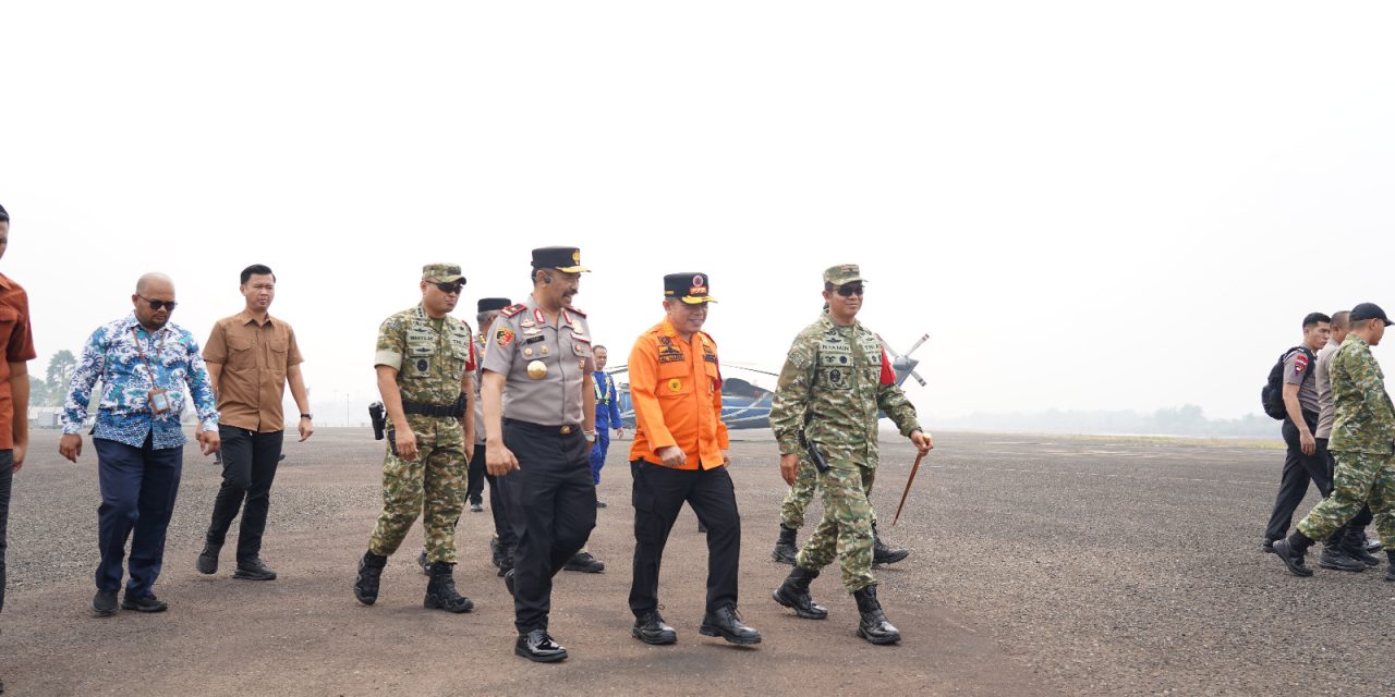 Gubernur Jambi, Danrem 042/Gapu, dan Wakapolda Tinjau Karhutla di Labuhan Pring, Personel Tambahan Dikerahkan